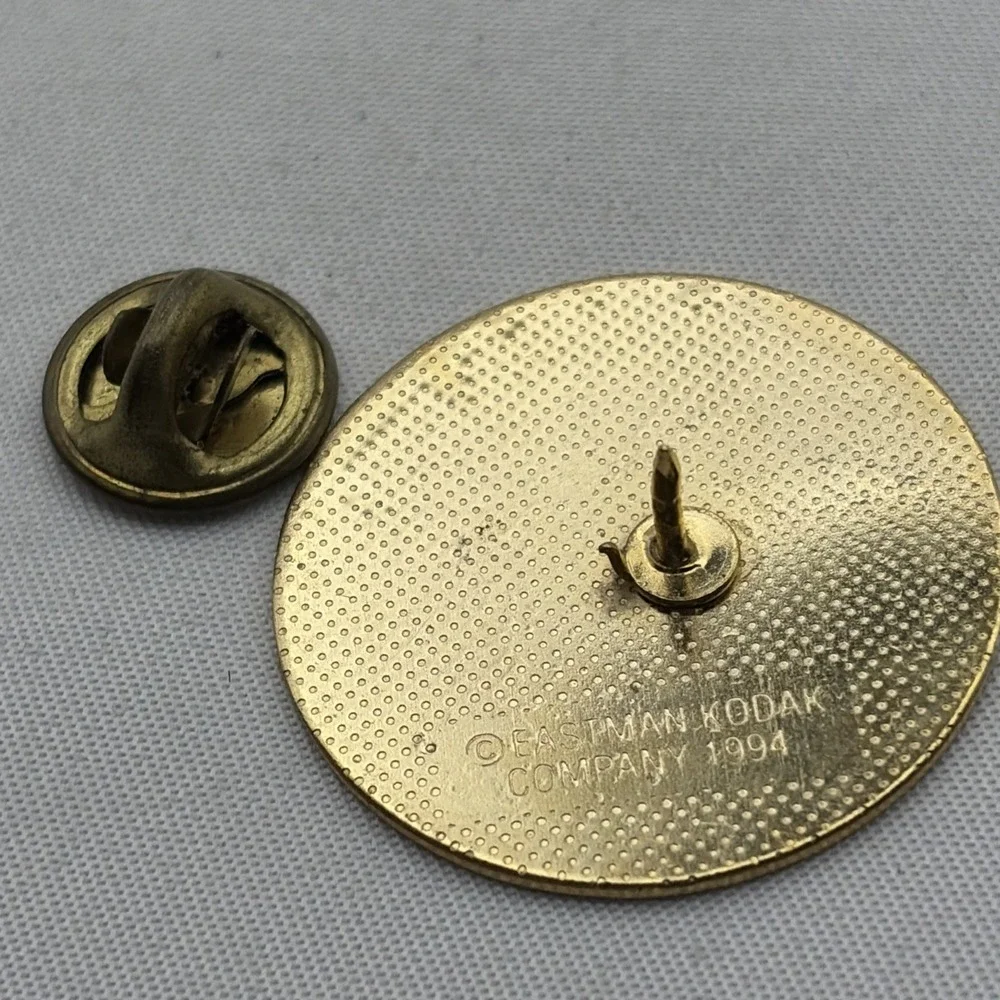 1994 NASCAR Kodak Racing At Indianapolis Sponsor Car Cameras Lapel Hat Pin